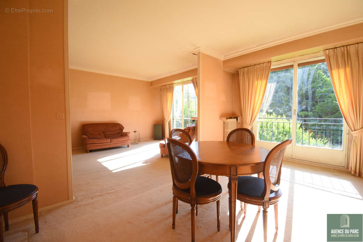 Appartement à VILLE-D'AVRAY