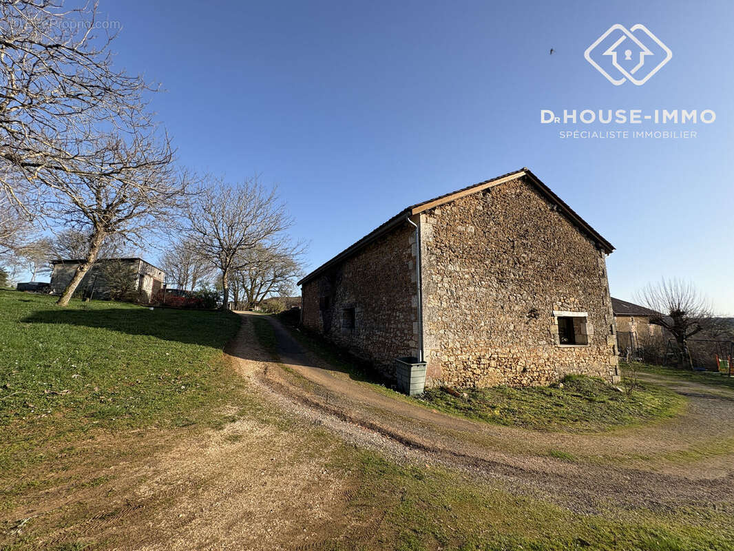 Maison 189 m² à Villars  - photo 30