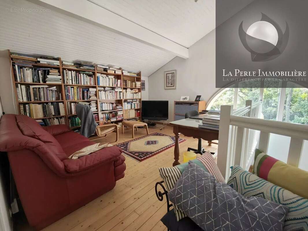 Maison à BRUGUIERES