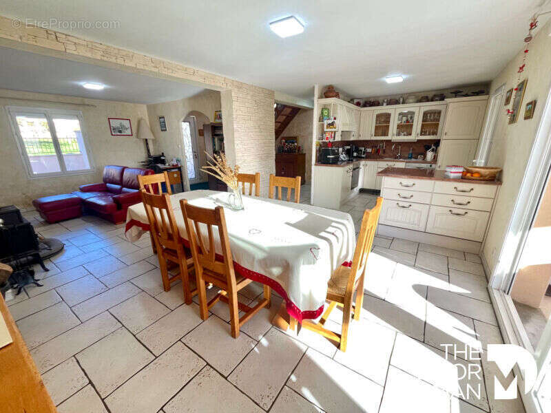 Maison à NEUILLY-L&#039;EVEQUE