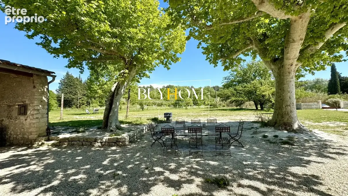 Maison 7 pièces 240 m² à vendre à L'isle-Sur-La-Sorgue (84800) - photo 2