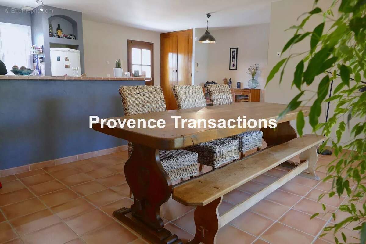 Très belle maison avec grandes dépendances - photo 13