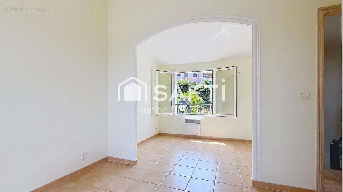 Photo 9 - Maison à ROQUEBRUNE-SUR-ARGENS