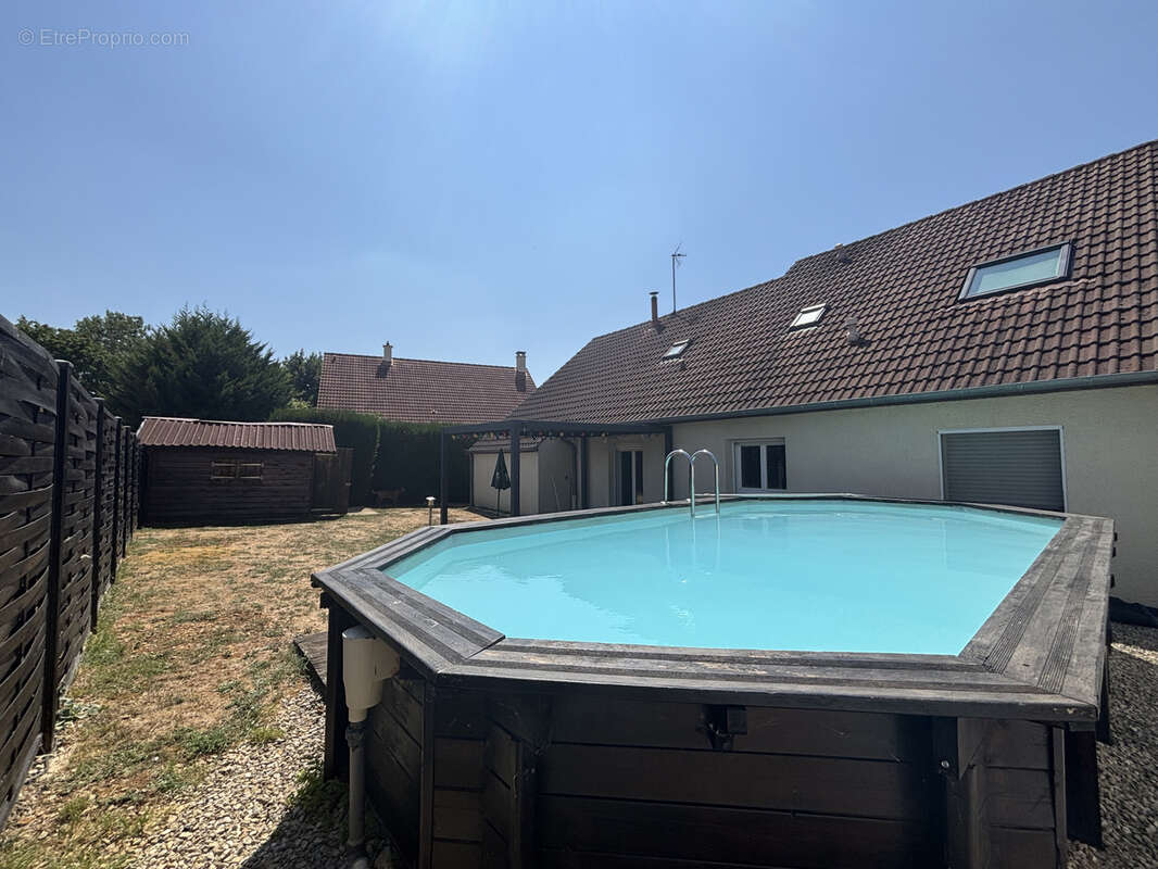 CHATILLON SUR SEINE :Pavillon année 1985 de 130 m2 avec garage, terrain de 500m2 et piscine hors sol. - photo 21