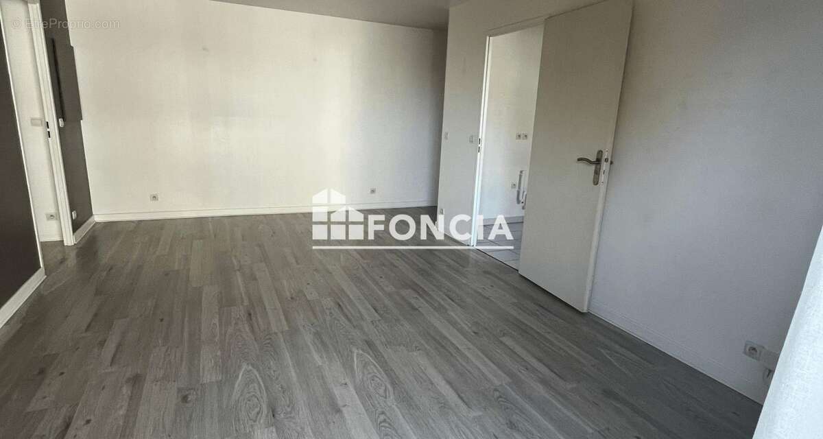 Appartement à DUGNY