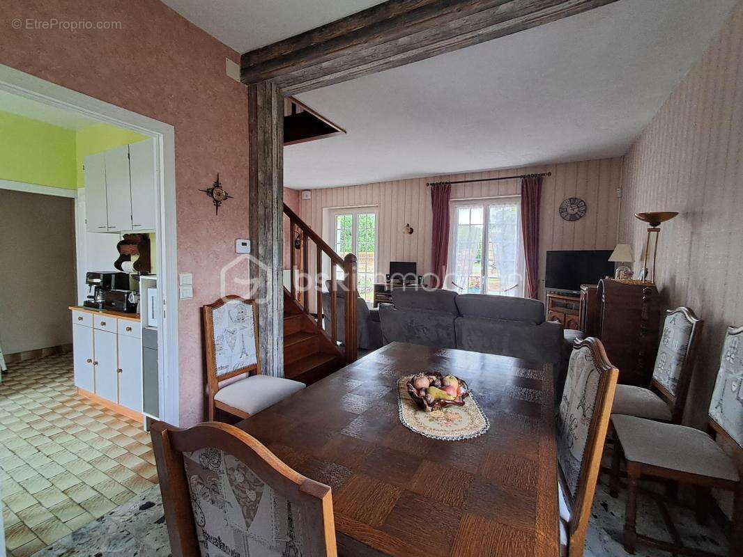 Maison à VIC-SUR-AISNE