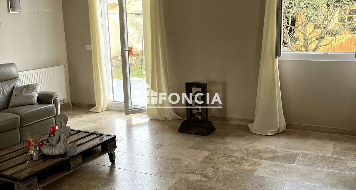 Maison à SAINT-MARTIN-DE-CRAU