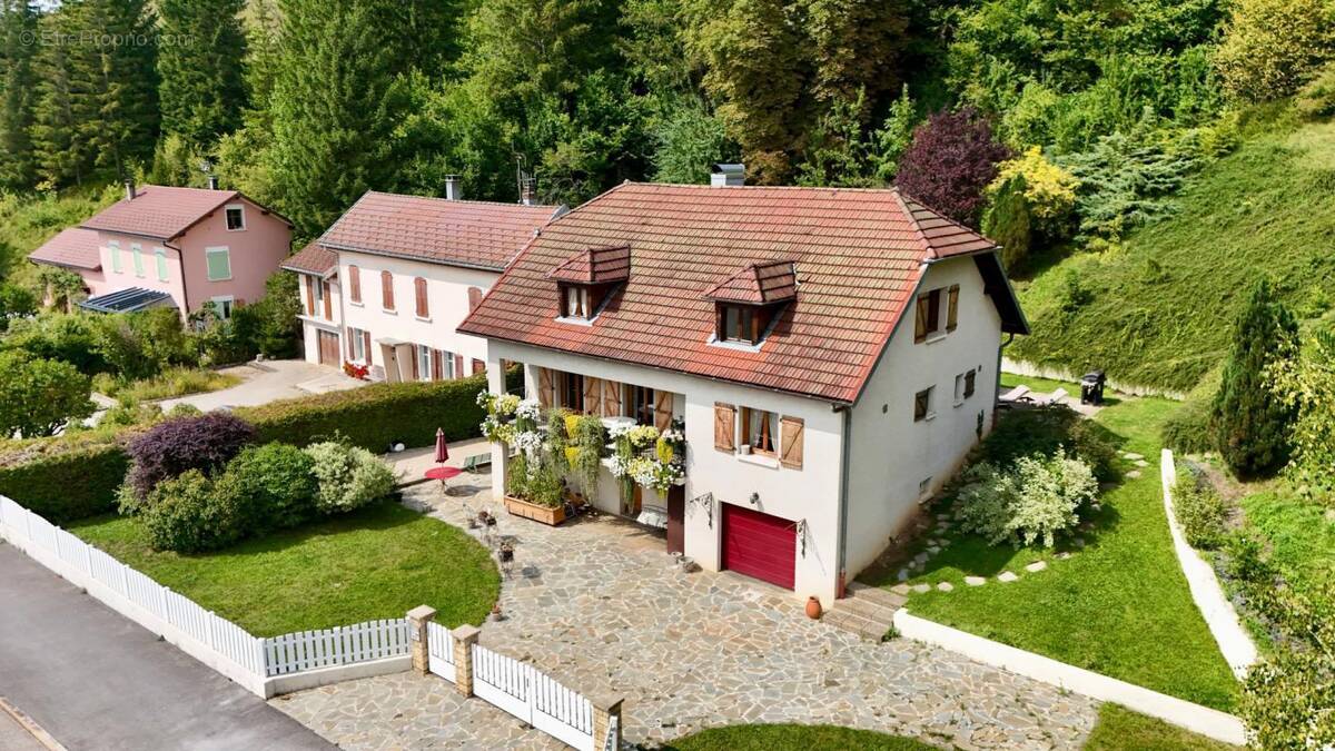 Maison à PONTARLIER