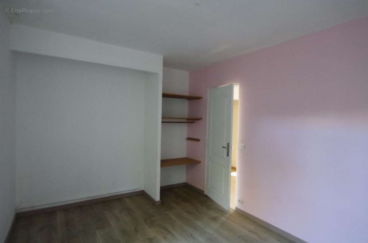 Maison à SAINTE-GENEVIEVE-DES-BOIS