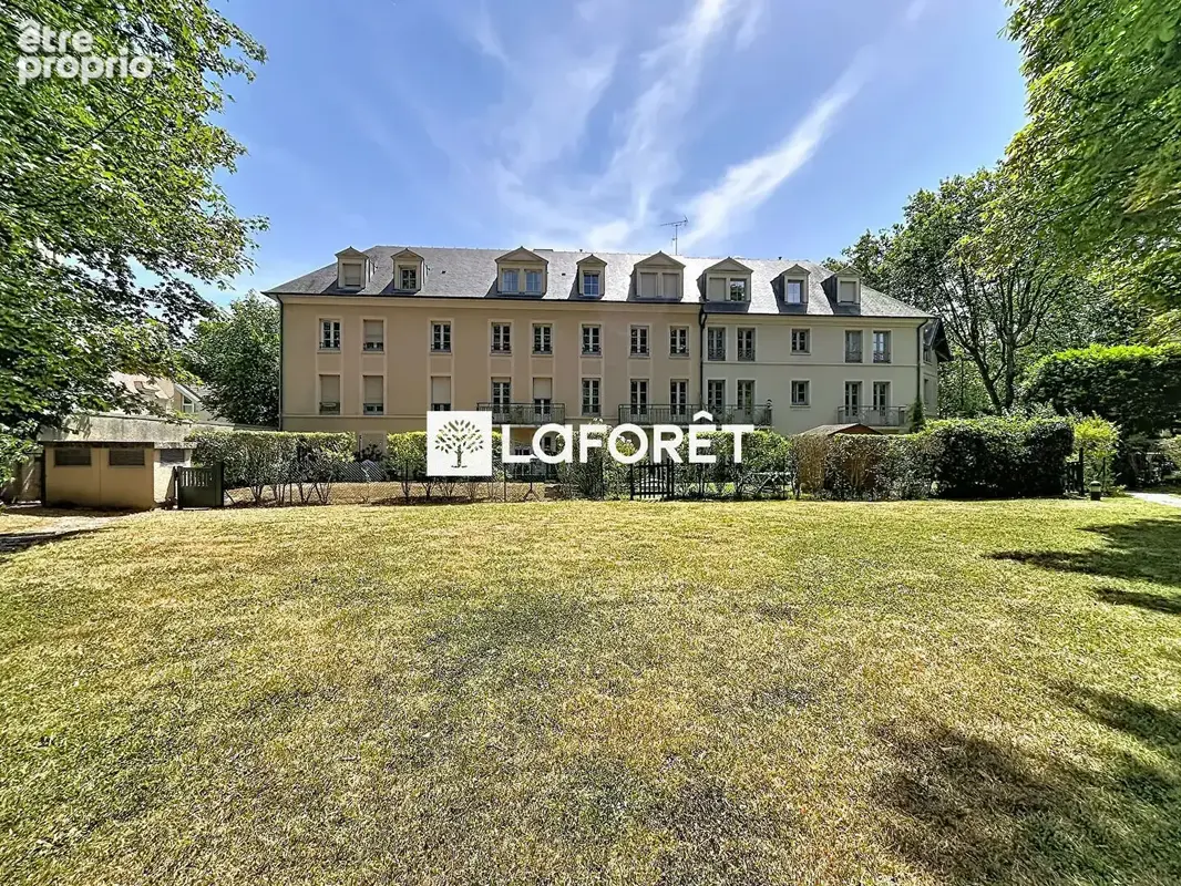 Versailles Place Louis XIV - 4 pièces lumineux de 92 m² avec balcon, ascenseur et 2 parkings - photo 8