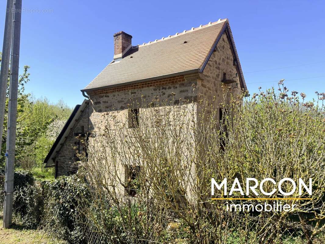 Maison à CHATELUS-MALVALEIX