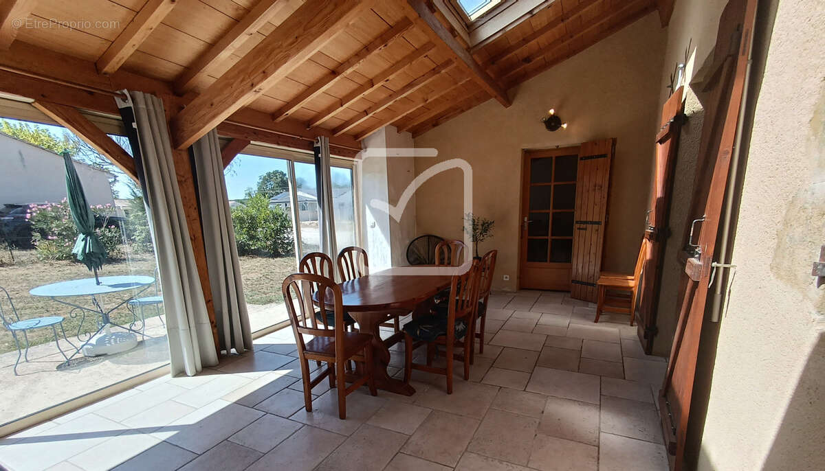 Charmante maison - 2 chambres - 125 m2 - St Germain et Mons - photo 7