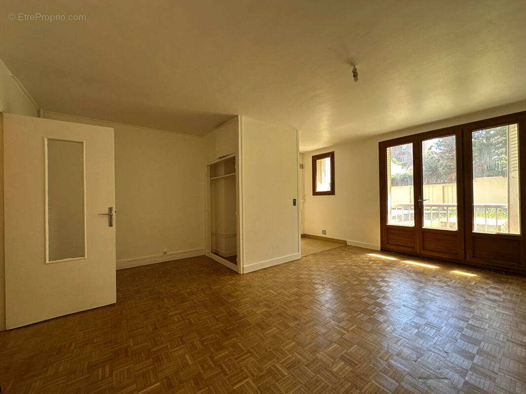 Appartement à NANTERRE