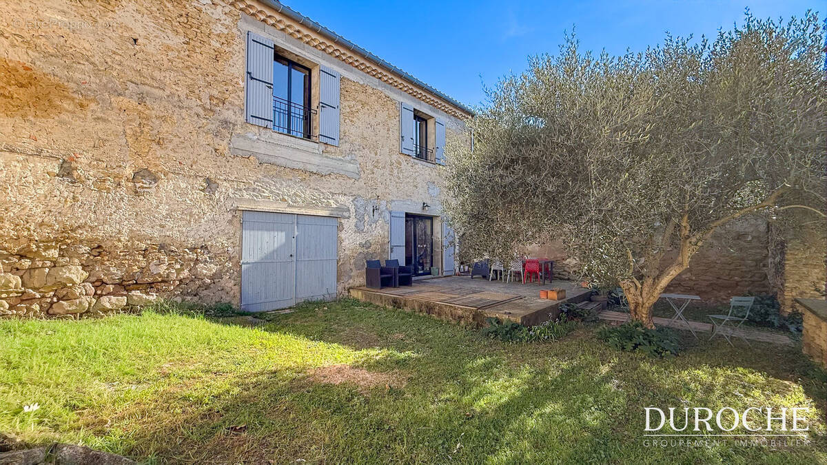 Maison à COURTHEZON