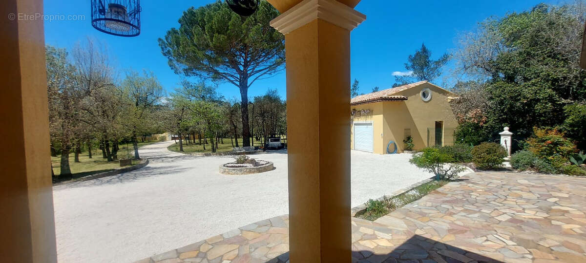 Maison à MEOUNES-LES-MONTRIEUX