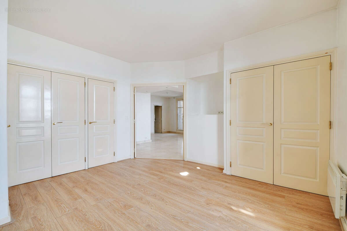 Appartement à PARIS-9E