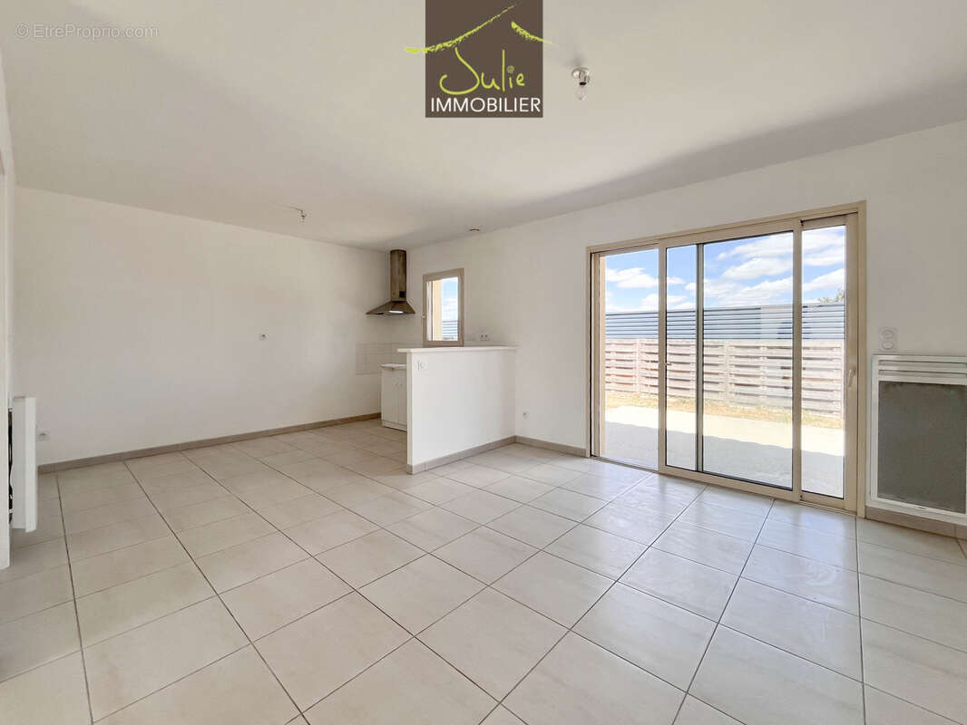 RARE - Plain-pied en centre ville de BRESSUIRE. 3 chambres. - photo 3