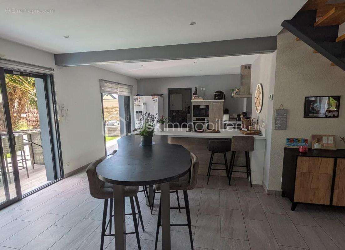 Maison à LA CHAPELLE-DES-MARAIS