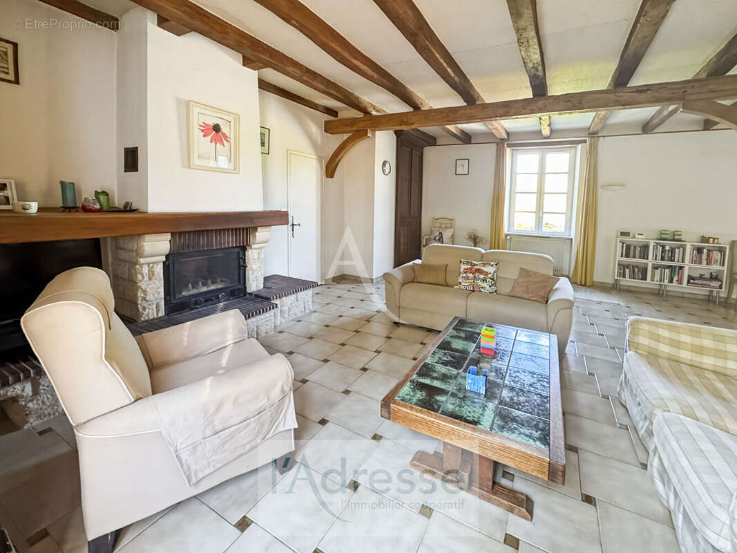 Maison à ANGLARS-JUILLAC