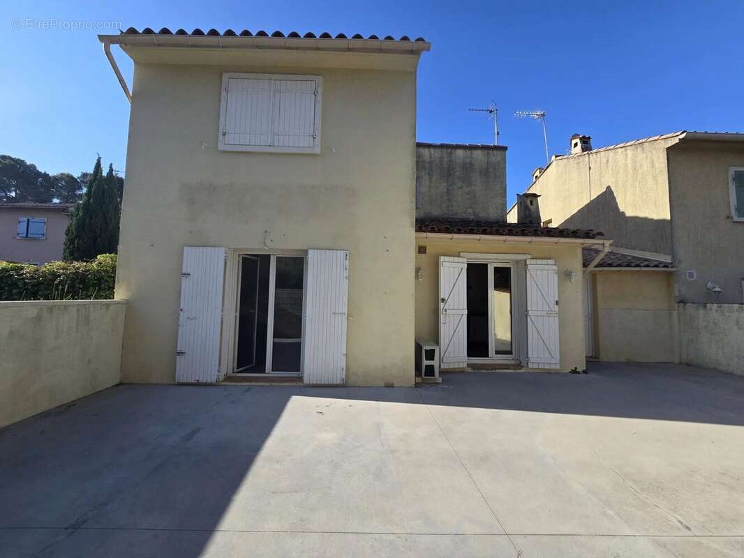 Maison à LE CANNET-DES-MAURES