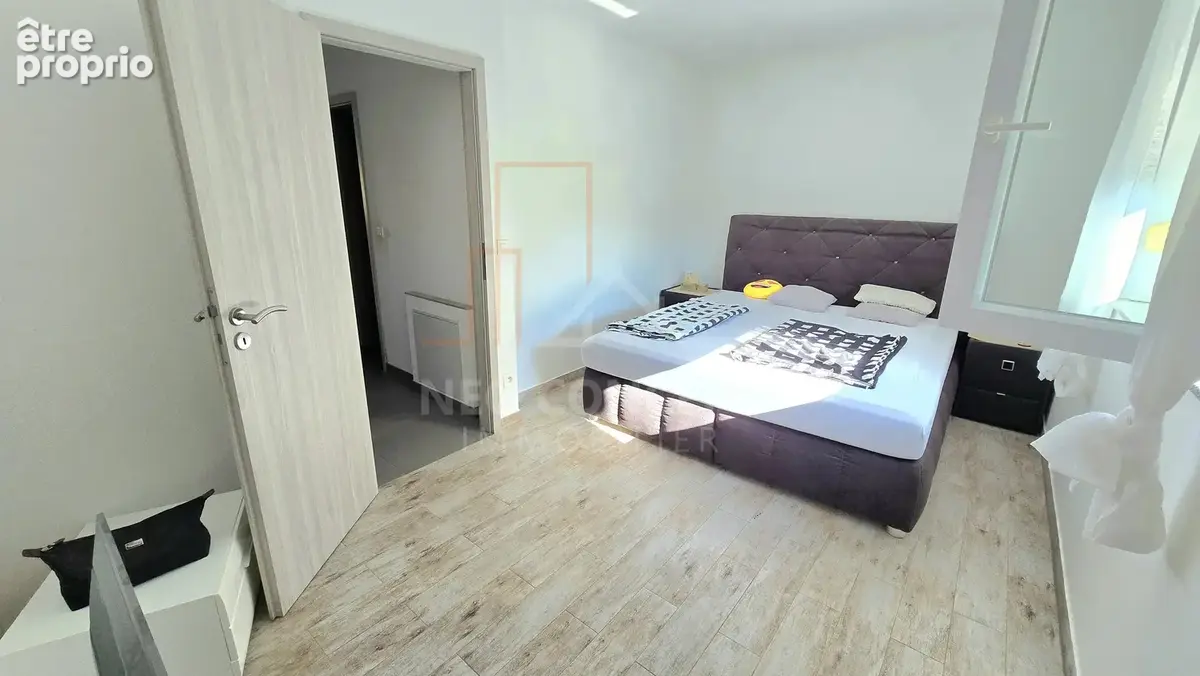 -- Très belle maison mitoyenne 5 pièces au calme -- - photo 10