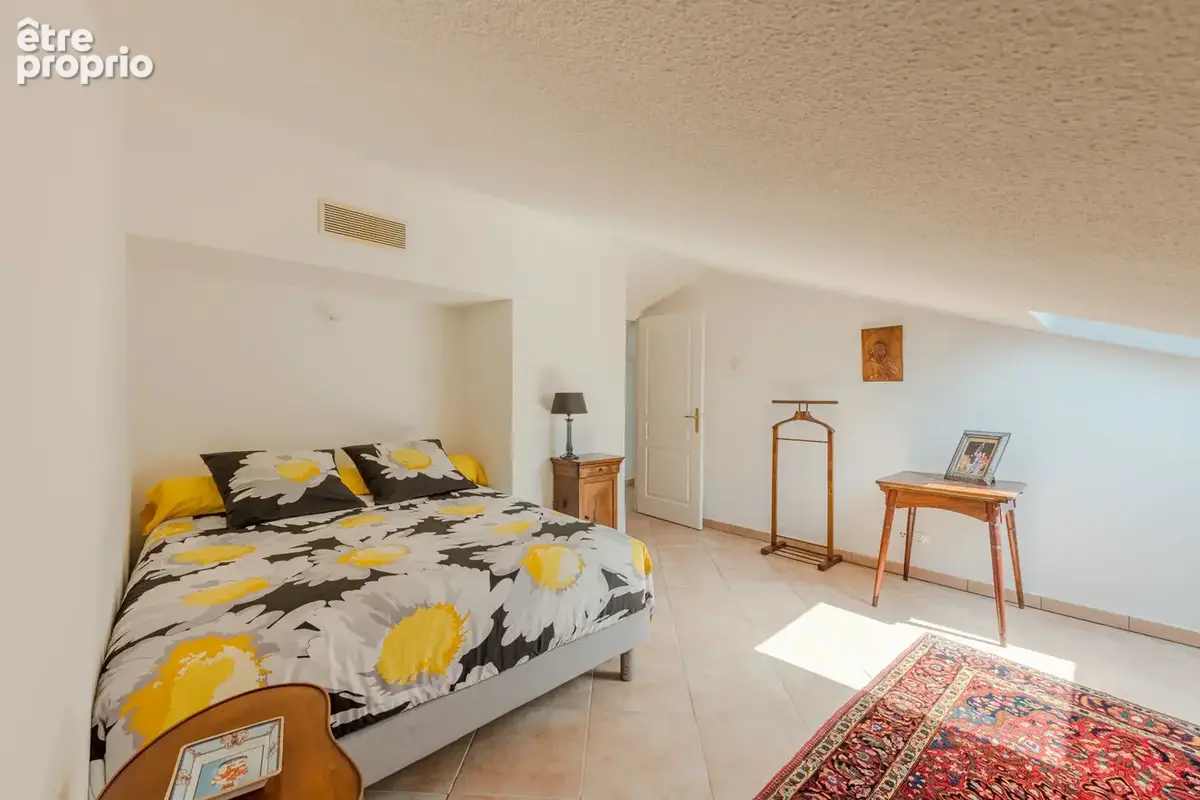 Saint raphael appartement derniere etage centre ville terrasse et garage au calme - photo 12