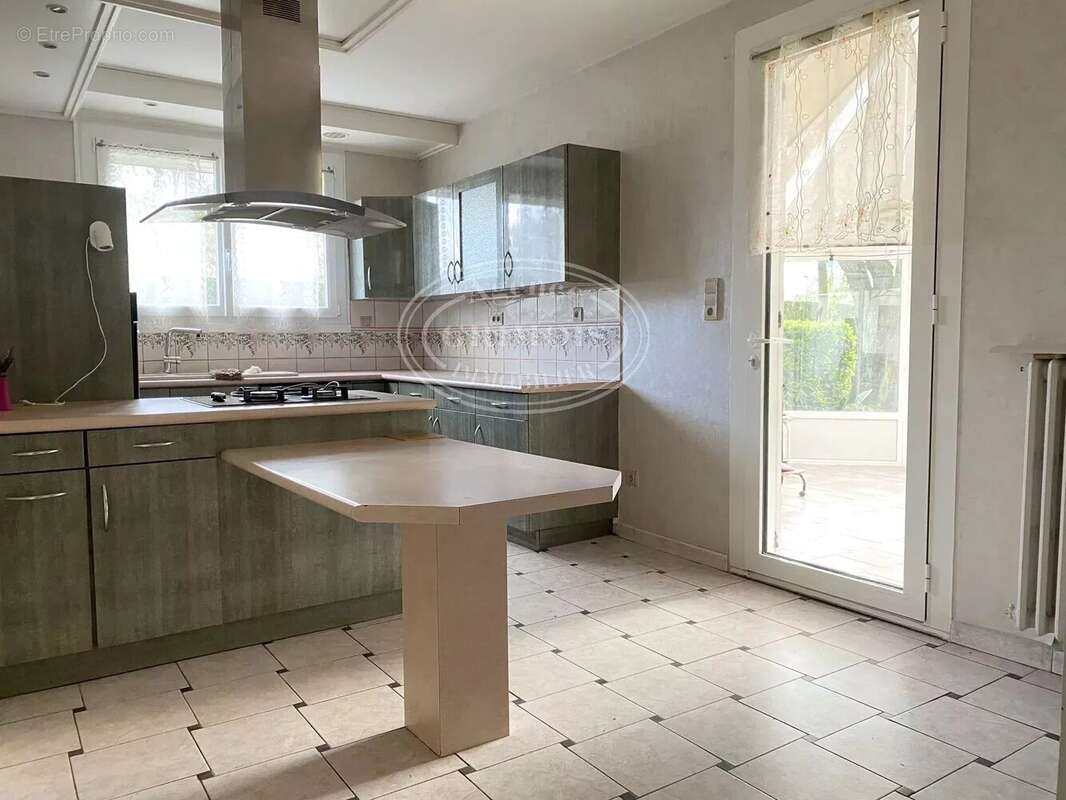 Maison à BRUGUIERES