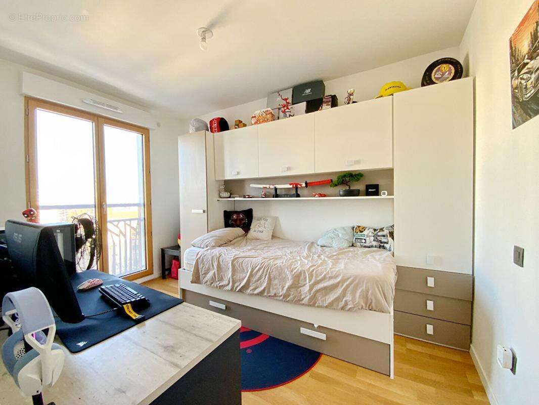 Appartement à COLOMBES