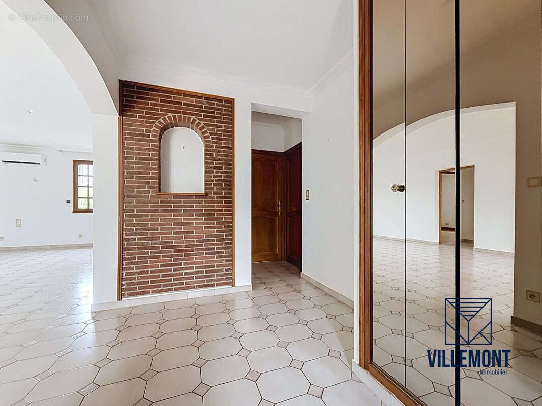 Entrée fonctionnelle 9.14m²