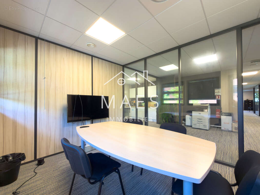 LOOS - Bureau de 215 m2 proche CHU - photo 3