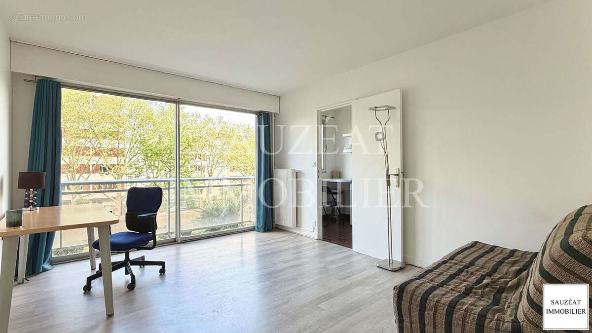 Appartement à MONTROUGE