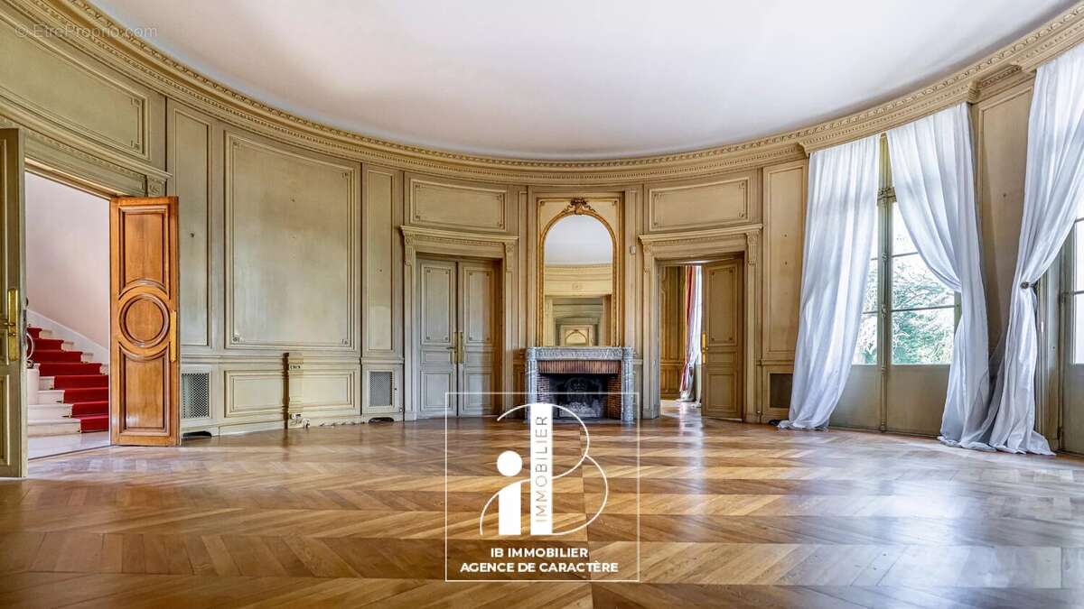 Maison à FONTAINEBLEAU