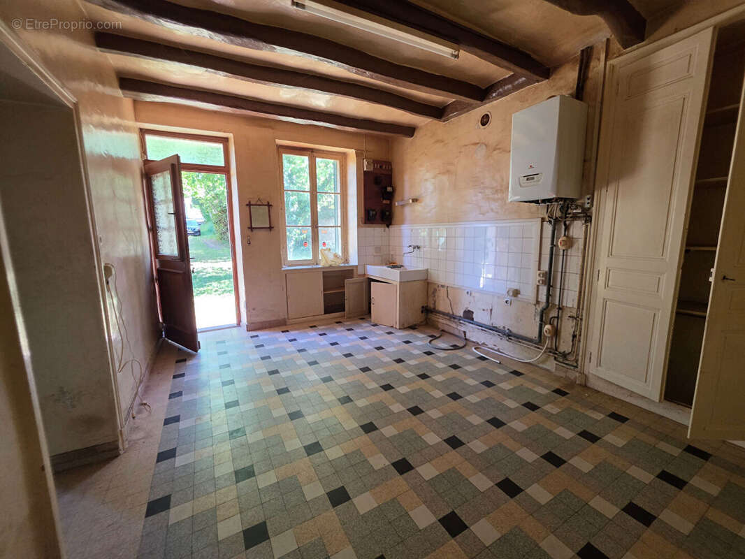 Maison à NEONS-SUR-CREUSE