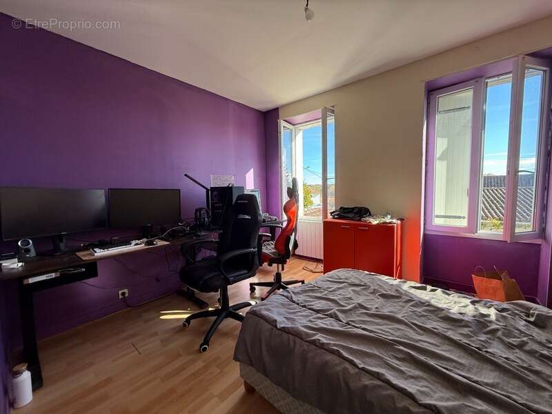 Maison à MAGNAC-SUR-TOUVRE