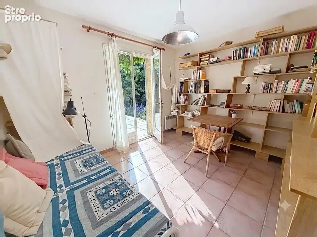 Villa de plain-pied - 4 chambres - 1 000 m² de terrain -  piscine -  à 5 min à pied du village - photo 8