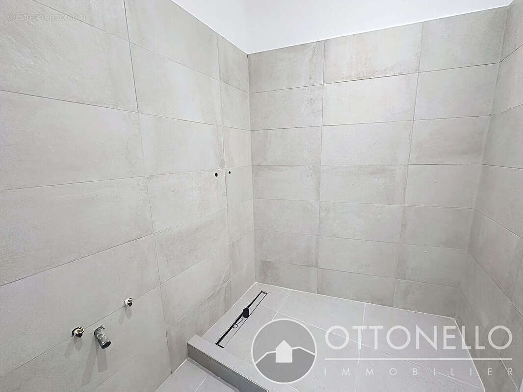 Maison à ROQUEBRUNE-SUR-ARGENS