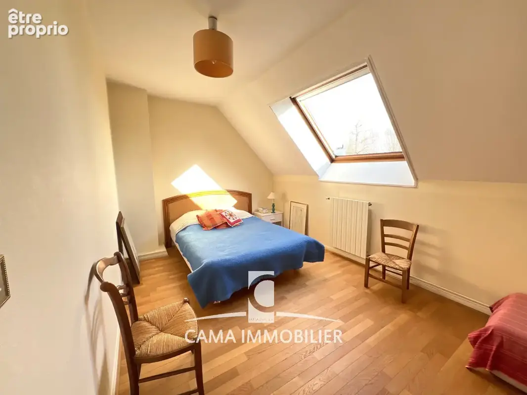 EXCLUSIVITE.  A Buc Maison de quatre chambres avec sous sol total sur un terrain clos de 650m2 environ - photo 11