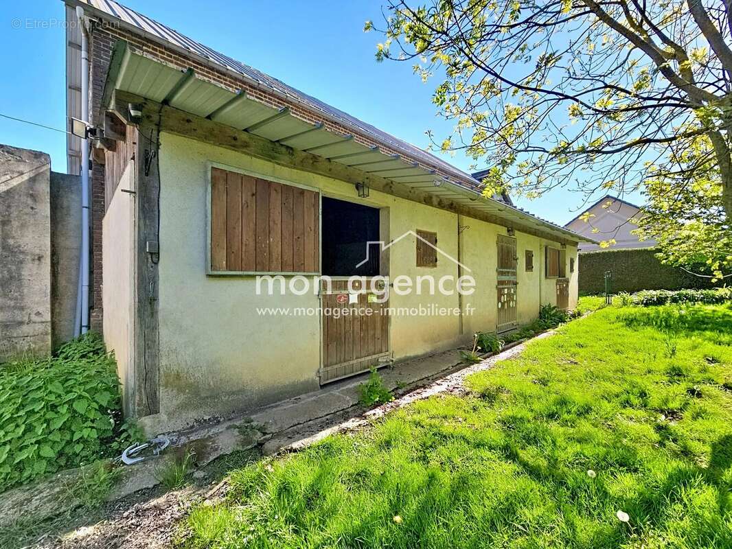 Maison à MONTMAIN