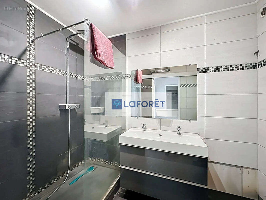 Appartement à SARTROUVILLE