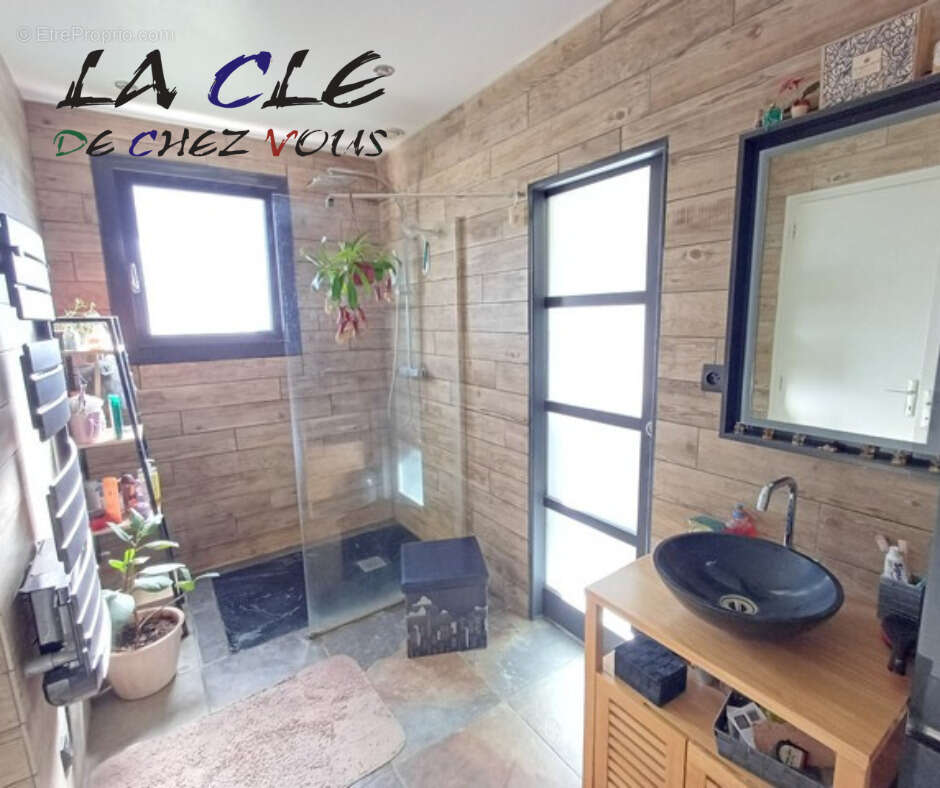 Maison à LE BUSSEAU