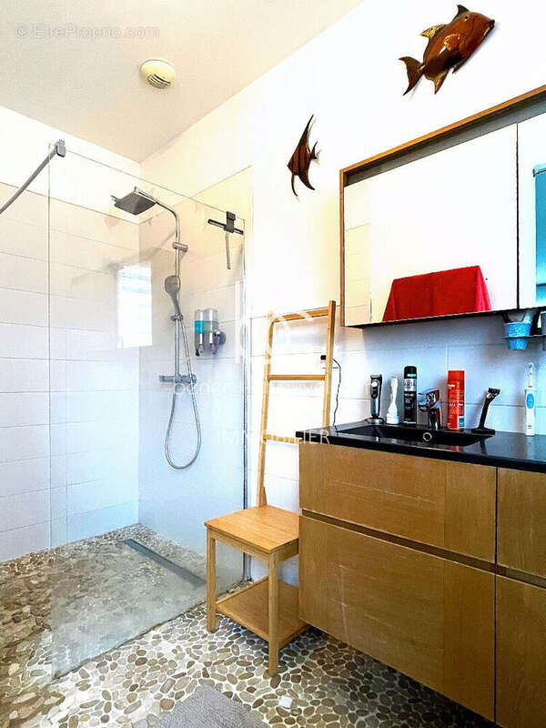 PLOEREN - Maison Familiale 215 m² - 6 Chambres - Terrain 1096 m² - photo 8