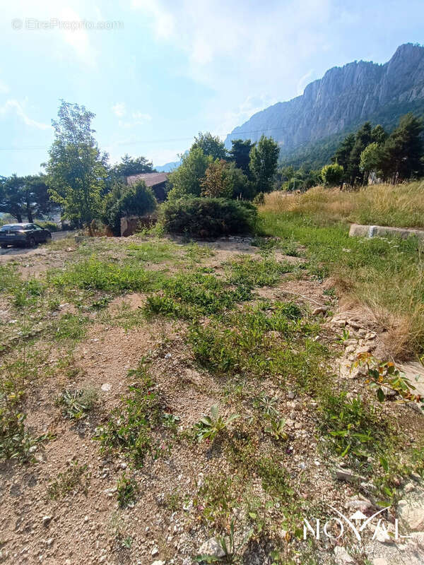 Terrain 1360 m² à Seranon  - photo 5