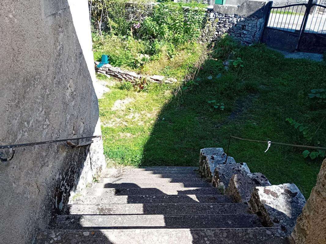 Maison à SAINT-JEAN-DE-LAUR