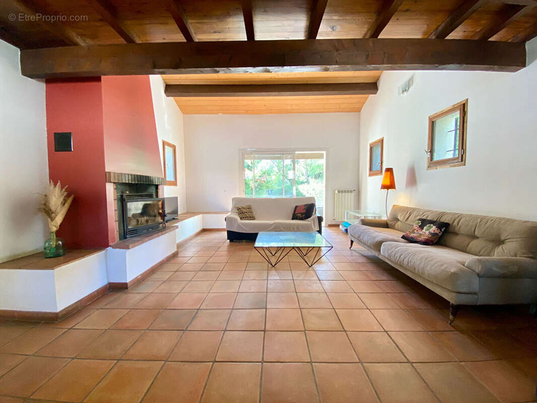 Maison à POUSSAN