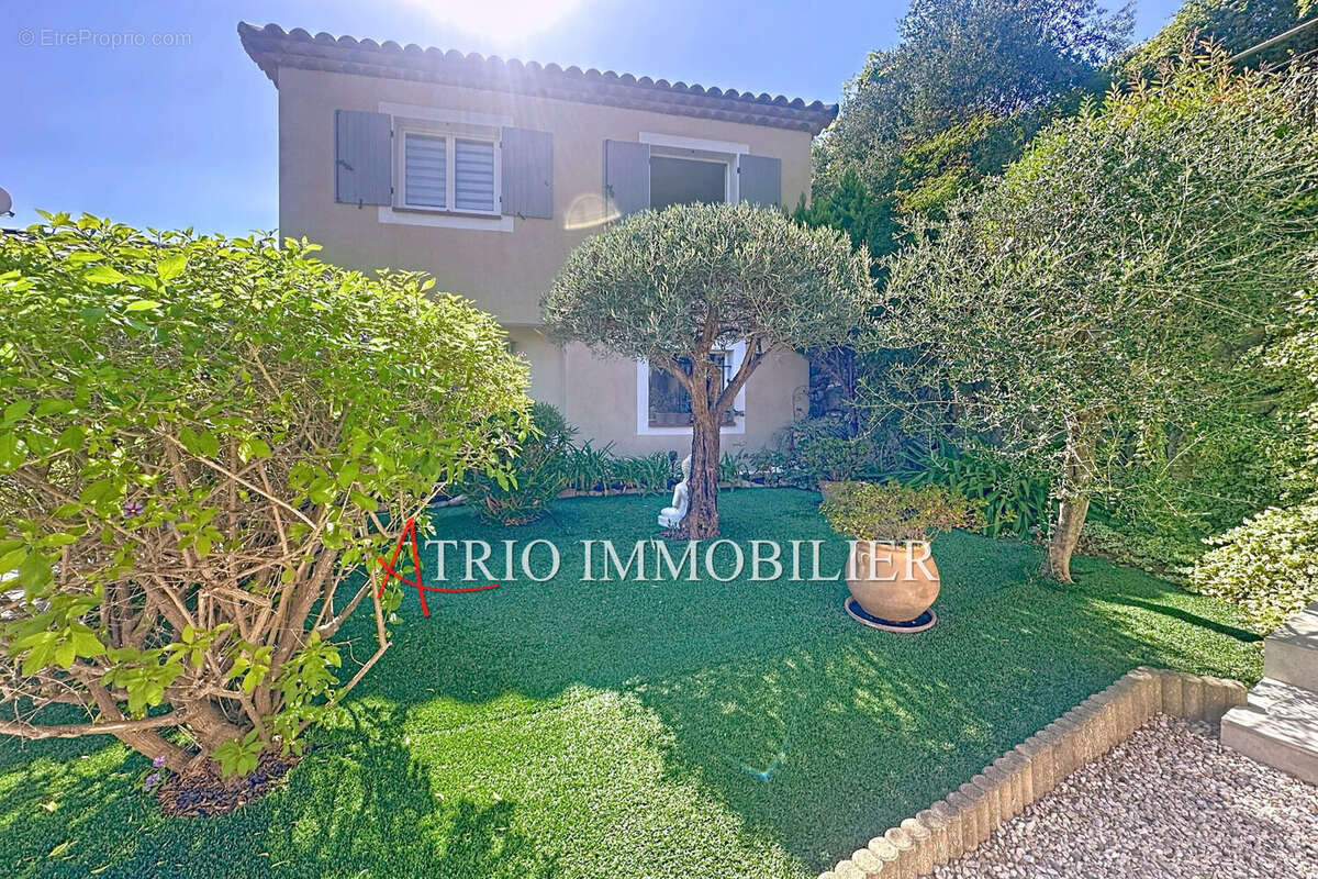 Maison à SAINT-LAURENT-DU-VAR