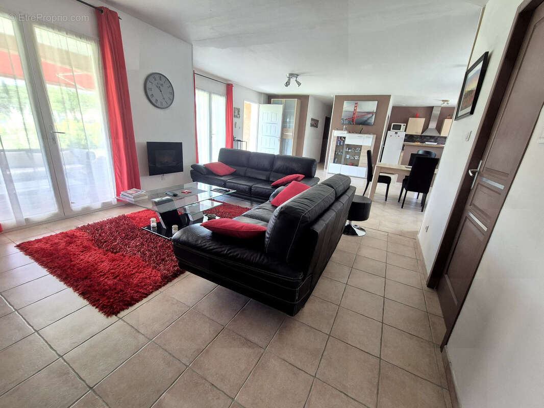 Maison à REGUSSE
