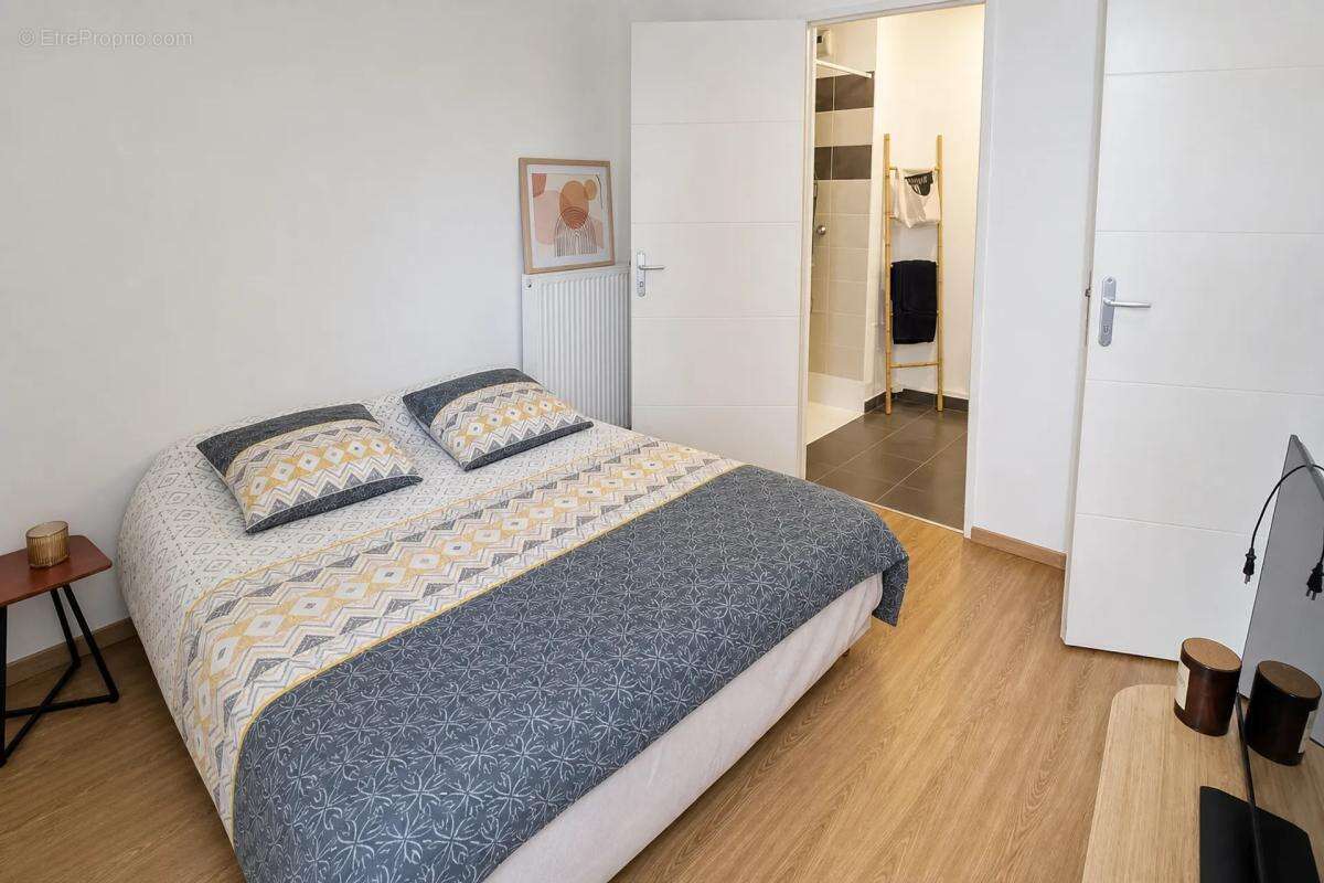 Appartement à DECINES-CHARPIEU