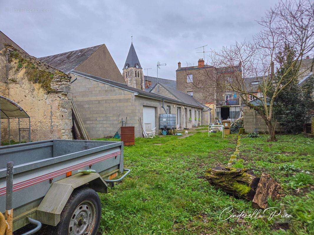 Maison à BAZOCHES-LES-GALLERANDES