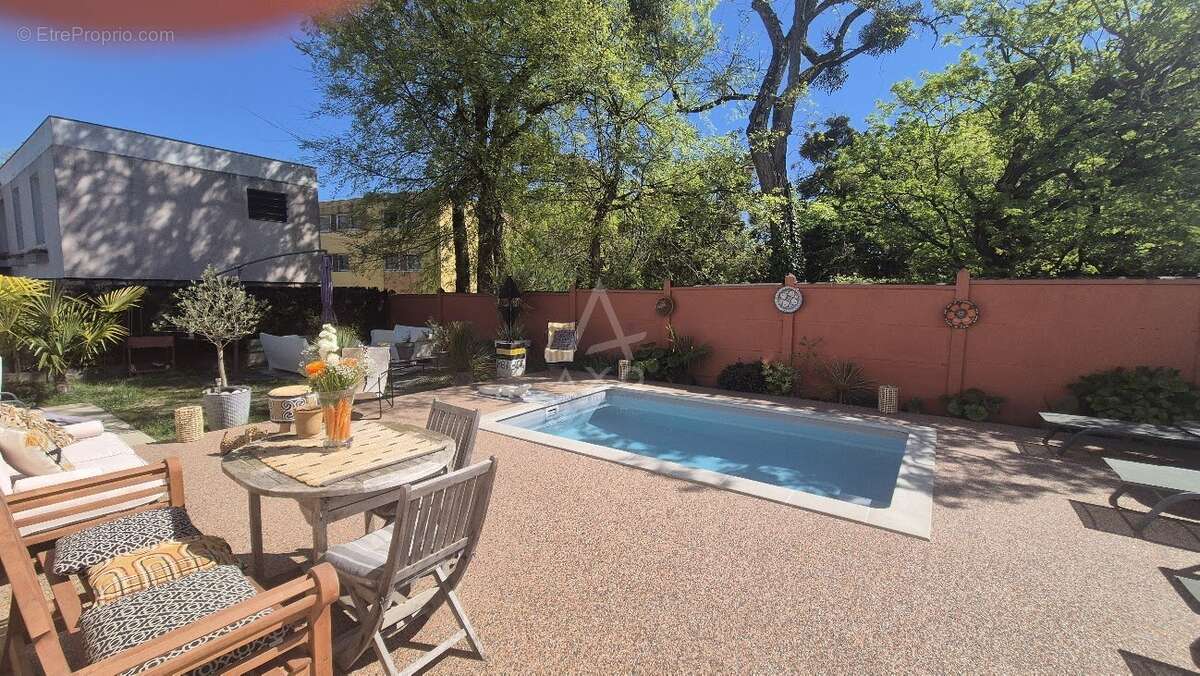 Maison à LE BOUSCAT