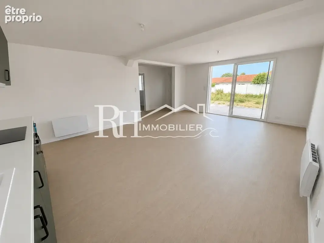 Rénové plein centre bourg - photo 2